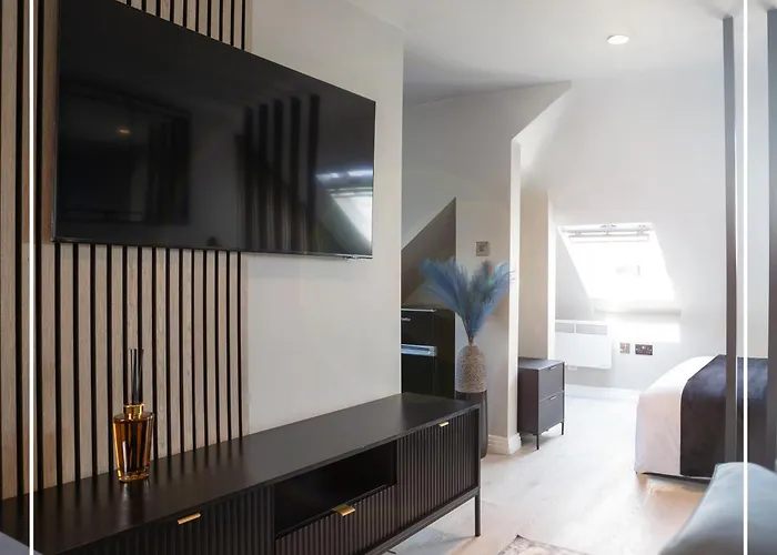 Beautiful Studio Apartment - London
